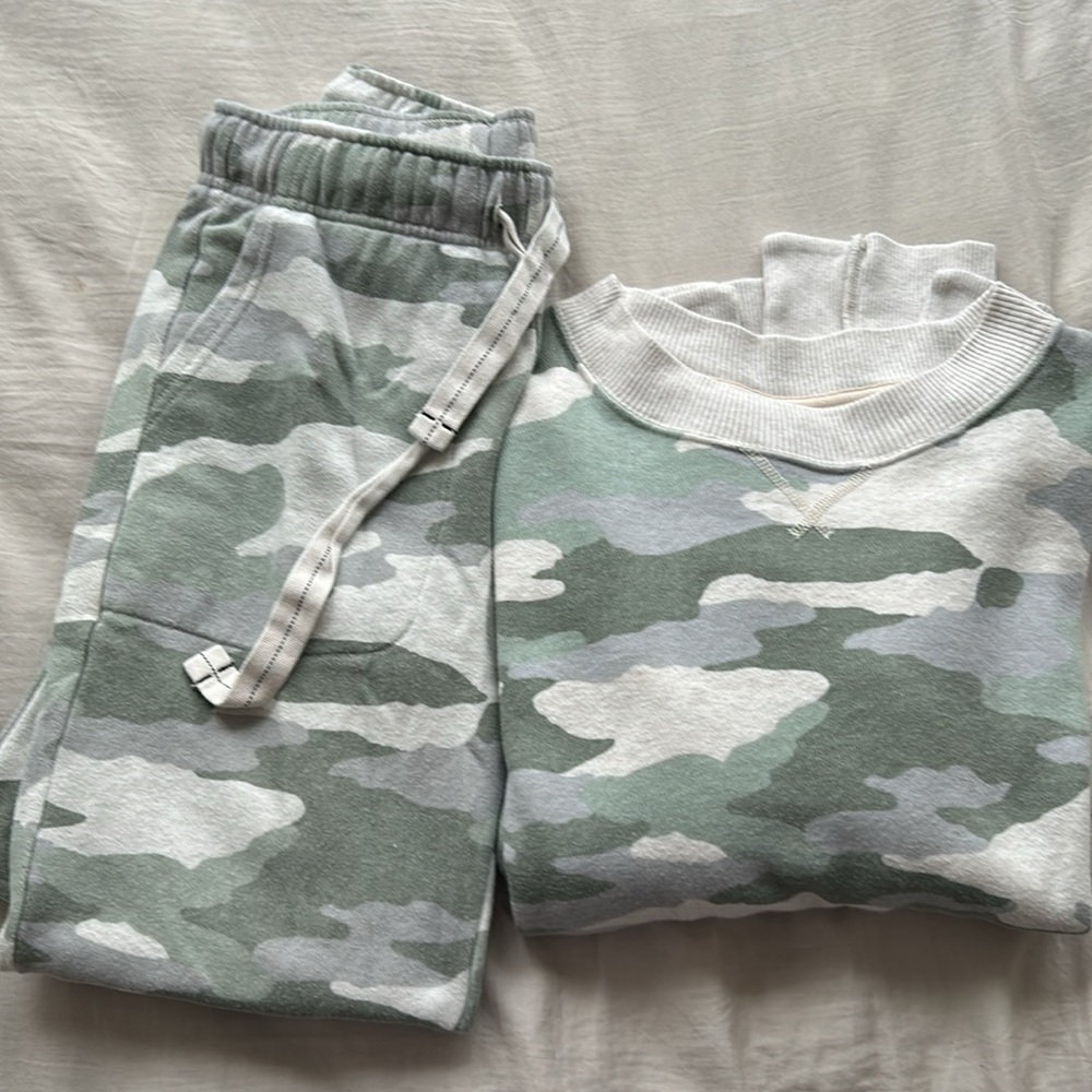 Aerie lounge set XS great condition! No rips or tears, just isn’t worn enough!